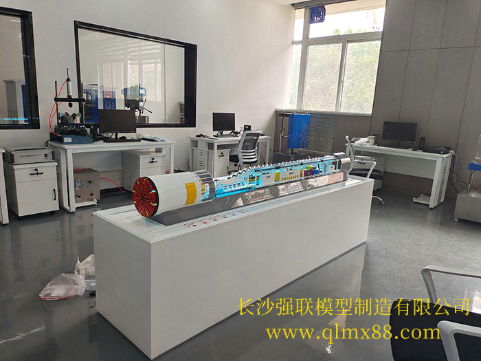 雙護盾TBM盾構(gòu)機模型